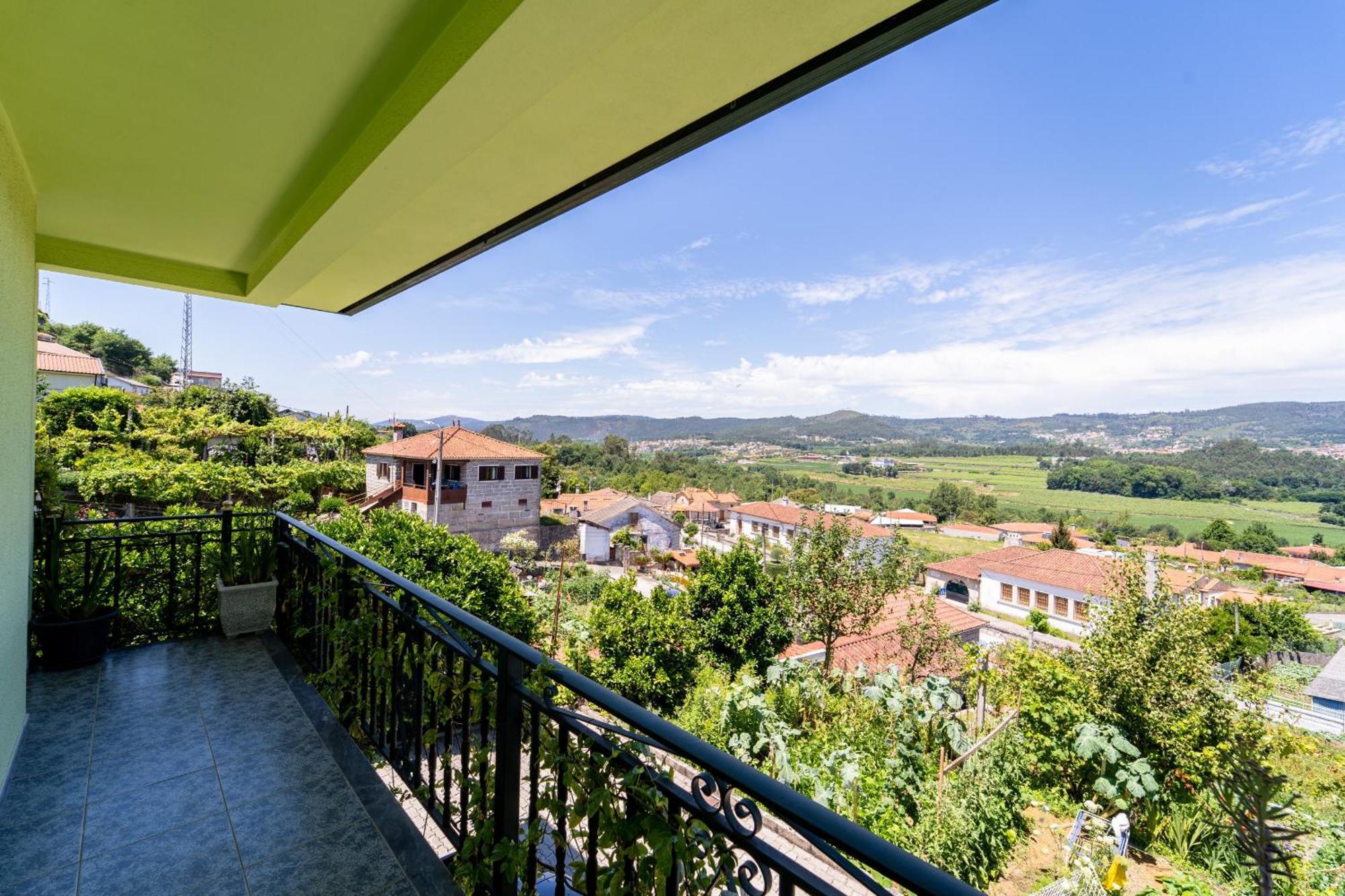 Gondomar Guimaraes - Moradia V3 Com Piscina Natural By House And People Exterior foto